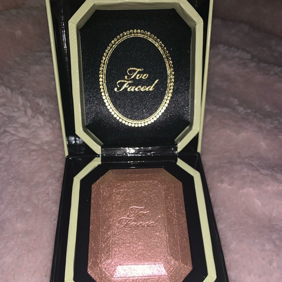 Too Faced Diamond Fire highlighter - Picture 2 of 4